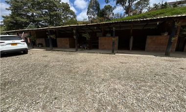 Hermosa finca caballista en el retiro en unidad cerrada
