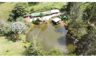 Hermosa finca caballista en el retiro en unidad cerrada