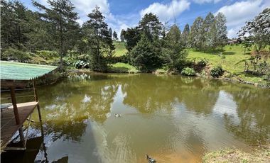 Hermosa finca caballista en el retiro en unidad cerrada