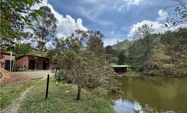 Hermosa finca caballista en el retiro en unidad cerrada