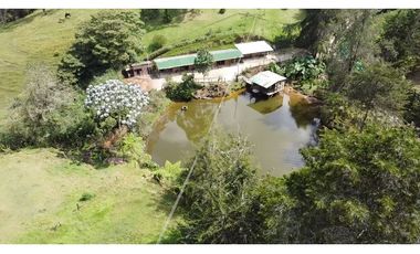 Hermosa finca caballista en el retiro en unidad cerrada