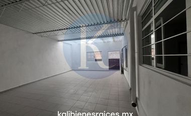 Casa con Uso de Suelo Comercial y Bodega de 39m2 en Santa Cecilia