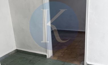Casa con Uso de Suelo Comercial y Bodega de 39m2 en Santa Cecilia