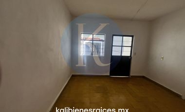 Casa con Uso de Suelo Comercial y Bodega de 39m2 en Santa Cecilia