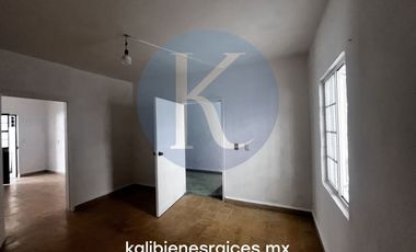 Casa con Uso de Suelo Comercial y Bodega de 39m2 en Santa Cecilia