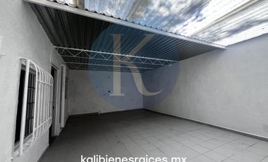 Casa con Uso de Suelo Comercial y Bodega de 39m2 en Santa Cecilia
