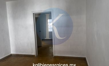 Casa con Uso de Suelo Comercial y Bodega de 39m2 en Santa Cecilia