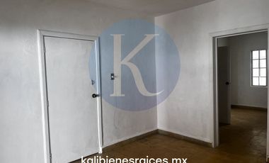 Casa con Uso de Suelo Comercial y Bodega de 39m2 en Santa Cecilia