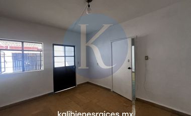 Casa con Uso de Suelo Comercial y Bodega de 39m2 en Santa Cecilia