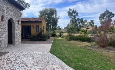 RENTA DE CASA AMUEBLADA EN VIÑEDO SAN LUCAS. SAN MIGUEL DE ALLENDE.