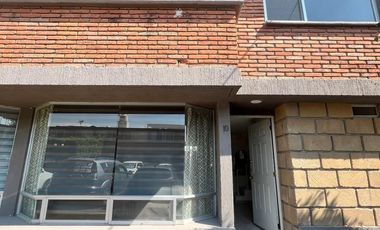 Casa en renta en condominio Vitrales Camino a los Olvera