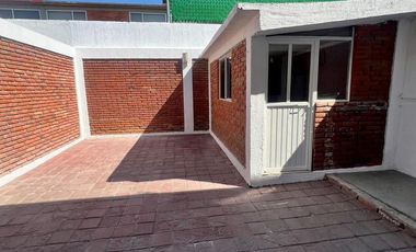 Casa en renta en condominio Vitrales Camino a los Olvera