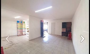 LOCAL COMERCIAL AVENIDA PRINCIPAL FUENTES DE BALVANERA GUANAJUATO