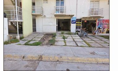 LOCAL COMERCIAL AVENIDA PRINCIPAL FUENTES DE BALVANERA GUANAJUATO