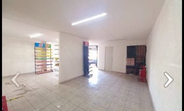 LOCAL COMERCIAL AVENIDA PRINCIPAL FUENTES DE BALVANERA GUANAJUATO