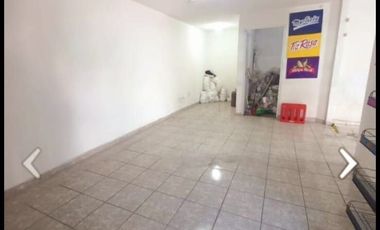 LOCAL COMERCIAL AVENIDA PRINCIPAL FUENTES DE BALVANERA GUANAJUATO