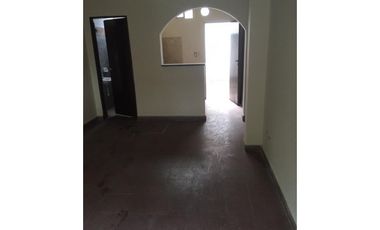 Monoambiente  al frente, sin expensas y con patio