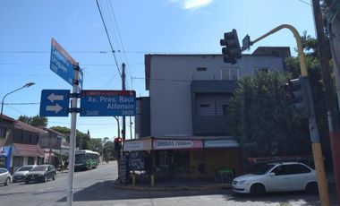 Monoambiente  al frente, sin expensas y con patio