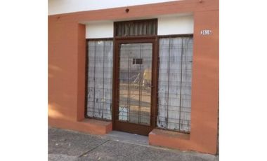 Monoambiente  al frente, sin expensas y con patio