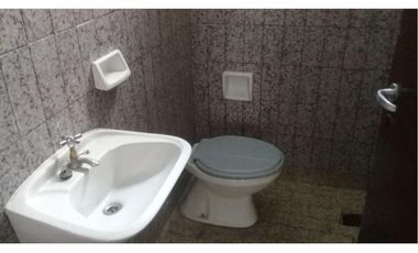 Monoambiente  al frente, sin expensas y con patio