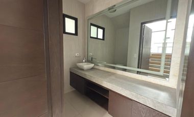 CASA EN VENTA CARRETERA NACIONAL CAROLCO