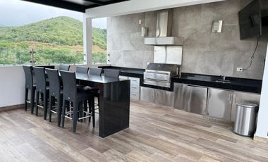 CASA EN VENTA CARRETERA NACIONAL CAROLCO