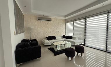 CASA EN VENTA CARRETERA NACIONAL CAROLCO