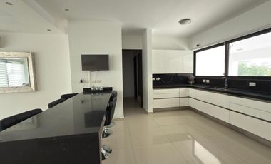 CASA EN VENTA CARRETERA NACIONAL CAROLCO