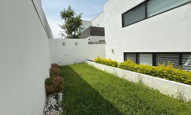 CASA EN VENTA CARRETERA NACIONAL CAROLCO