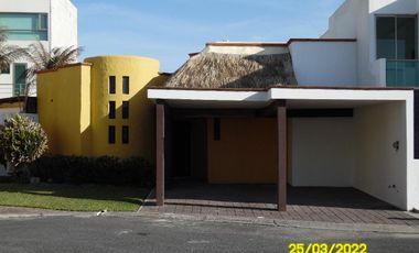 LOMAS DEL SOL, Casa en RENTA de una planta y 1 recamara