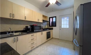 Venta de Casa en Costa Sur, Versalles