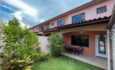 Venta de Casa en Costa Sur, Versalles
