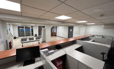 Local Comercial Av. Apoquindo, Metro Escuela Militar - Petra