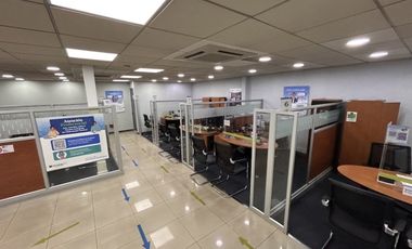 Local Comercial Av. Apoquindo, Metro Escuela Militar - Petra