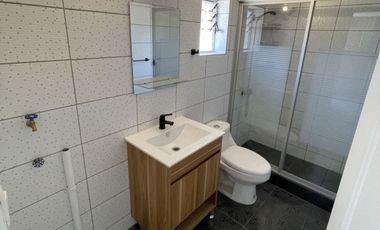 Arriendo Casa 2d,1b, 50m2 En Espacio  De Tereno Amplio De 23