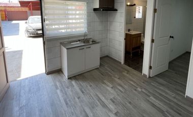 Arriendo Casa 2d,1b, 50m2 En Espacio  De Tereno Amplio De 23