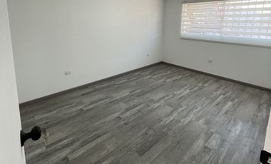 Arriendo Casa 2d,1b, 50m2 En Espacio  De Tereno Amplio De 23