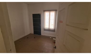 Excelente Casa Con Destino Comercial En San Miguel A Pasos G