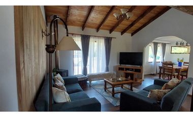 Hauslink Arrienda Casa 4d2b  Frente Colegio Oxford