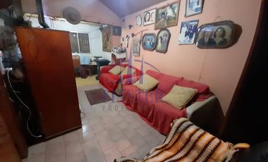 Gran Terreno Con Casa En Villa Las Condes De Loncura