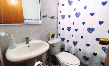 Casa esquina y cabaña, a un paso del Parque El Canelo