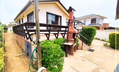 Casa esquina y cabaña, a un paso del Parque El Canelo