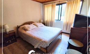 Casa esquina y cabaña, a un paso del Parque El Canelo