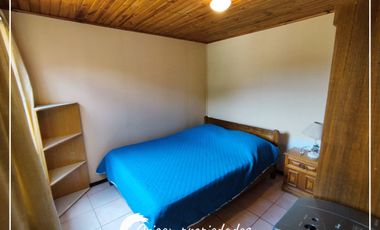 Casa esquina y cabaña, a un paso del Parque El Canelo