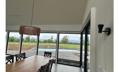 Hauslink Vende Espectacular Casa Nueva 4d3b Quincho, Hot Tub