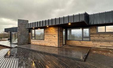 Hauslink Vende Espectacular Casa Nueva 4d3b Quincho, Hot Tub