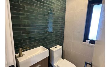 Hauslink Vende Espectacular Casa Nueva 4d3b Quincho, Hot Tub