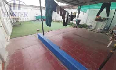 Finster Vende Casa En 275 M2  Terreno La Cisterna, Santiago