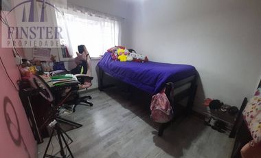 Finster Vende Casa En 275 M2  Terreno La Cisterna, Santiago
