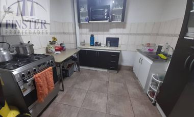 Finster Vende Casa En 275 M2  Terreno La Cisterna, Santiago